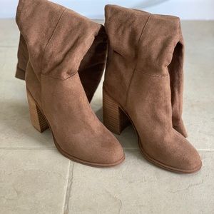 EUC - Suede boots, size 6, camel color, knee high ❤️